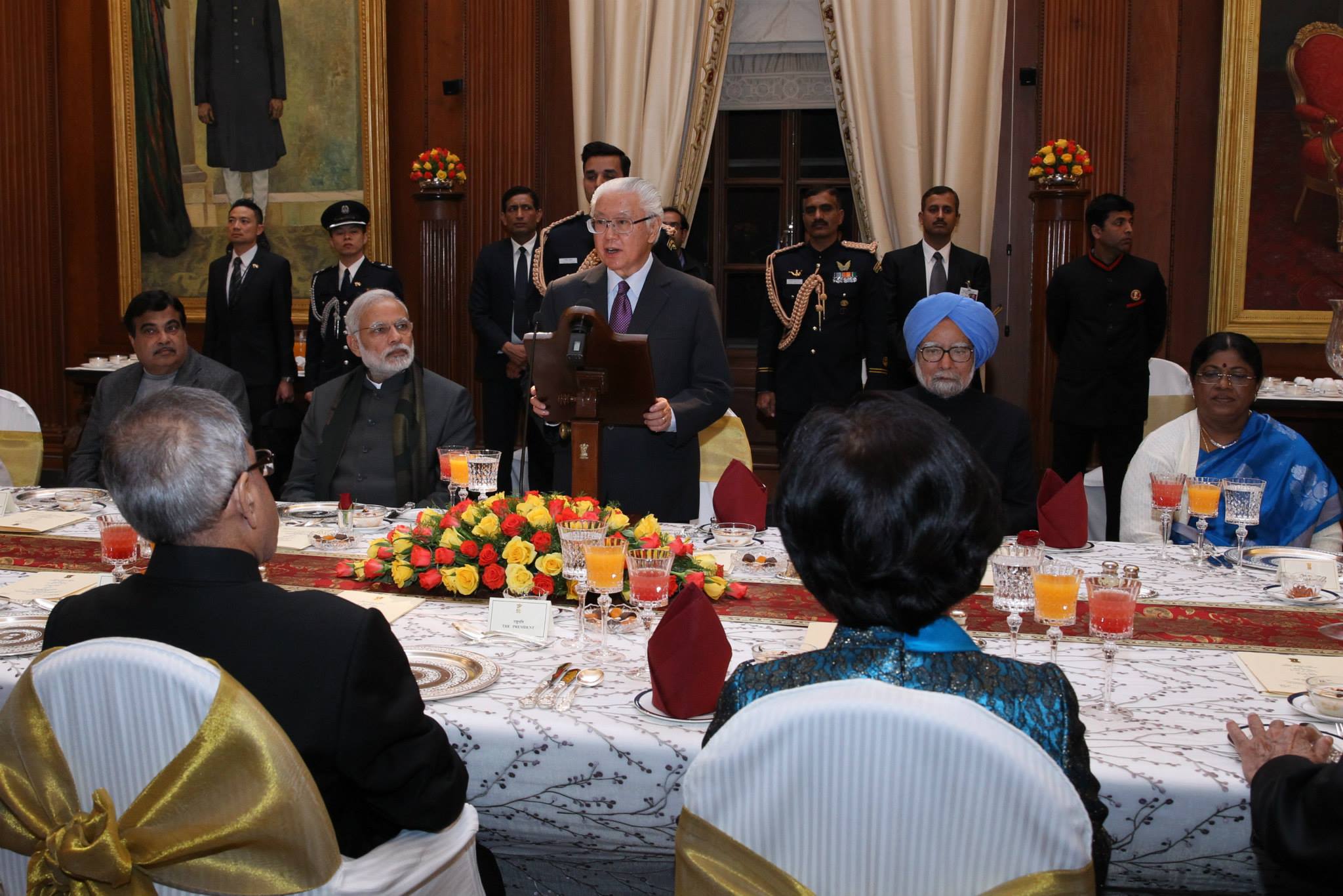 President_Tony_Tan_Singapore, PM Modi, Former PM Manmohan Singh, Minister Nitin Gadkari and other dignitaries in Singapore